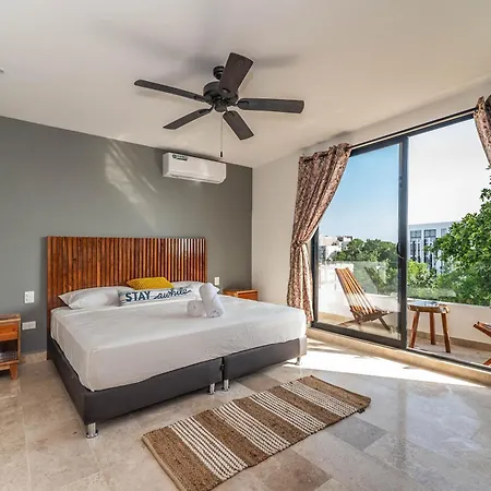Studio Suite With Private Balcony, Rooftop Pool,Gym